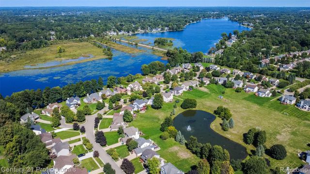 2004 Twin Sun Circle, Commerce Charter Township, MI 48390