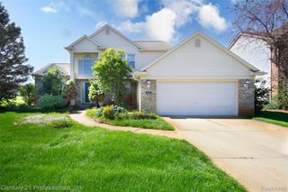 2004 Twin Sun Circle, Commerce Charter Township, MI 48390