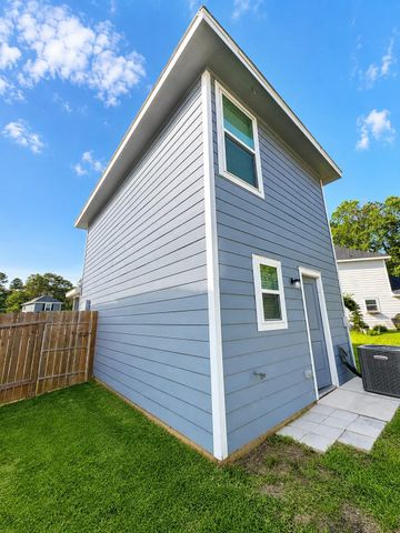 9715 Marie Village Court, Conroe, TX 77306