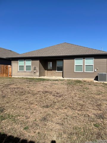 852 Armadillo, Seguin, TX 78155