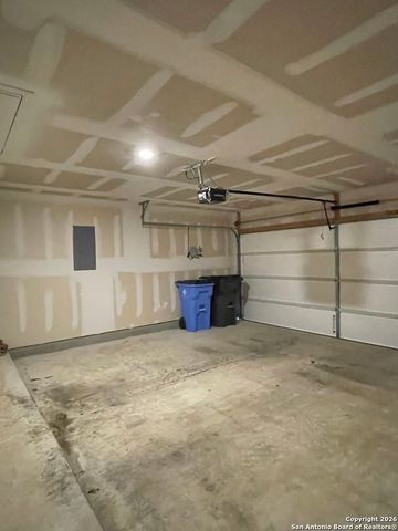 852 Armadillo, Seguin, TX 78155