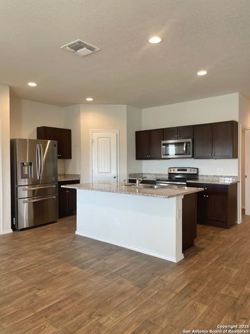 852 Armadillo, Seguin, TX 78155