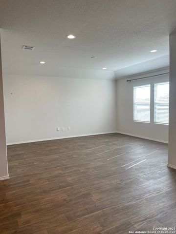 852 Armadillo, Seguin, TX 78155