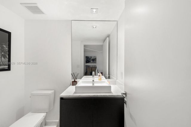 1451 Brickell Ave 903, Miami, FL 33131