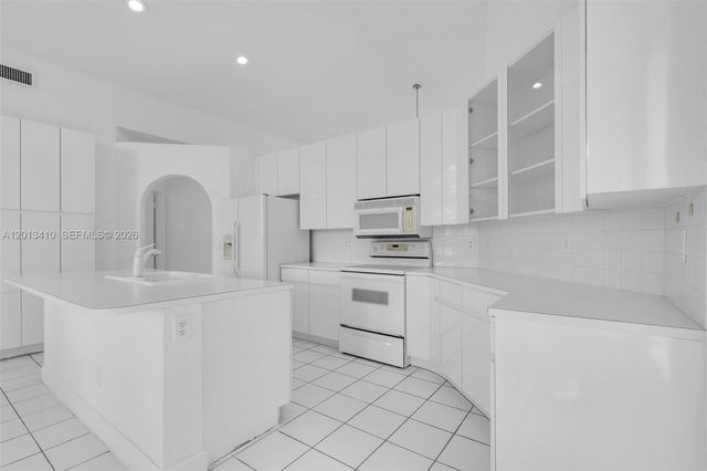 9803 NW 32nd St, Doral, FL 33172