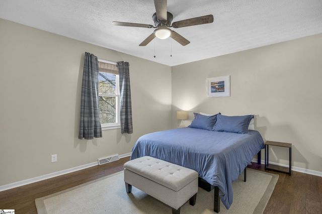 105 Yorktown Court, Easley, SC 29642