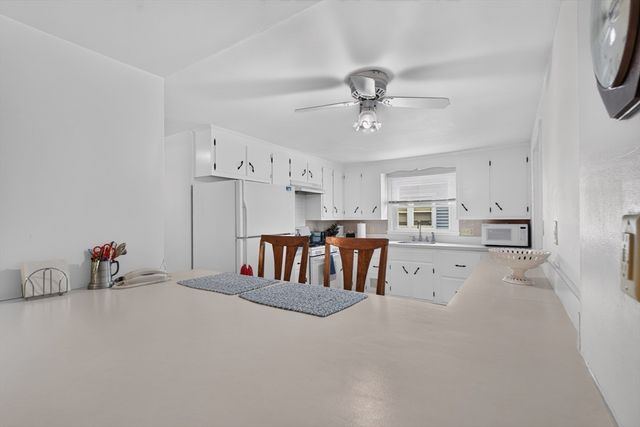 39 Hillsdale Rd, Dedham, MA 02026