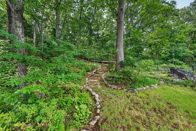 39 Hillsdale Rd, Dedham, MA 02026