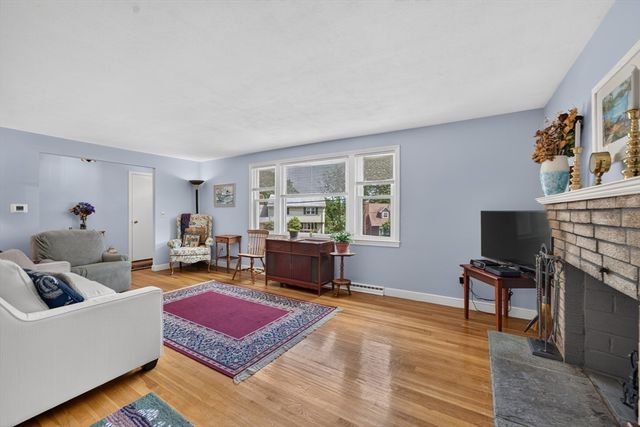 39 Hillsdale Rd, Dedham, MA 02026