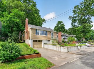 39 Hillsdale Rd, Dedham, MA 02026