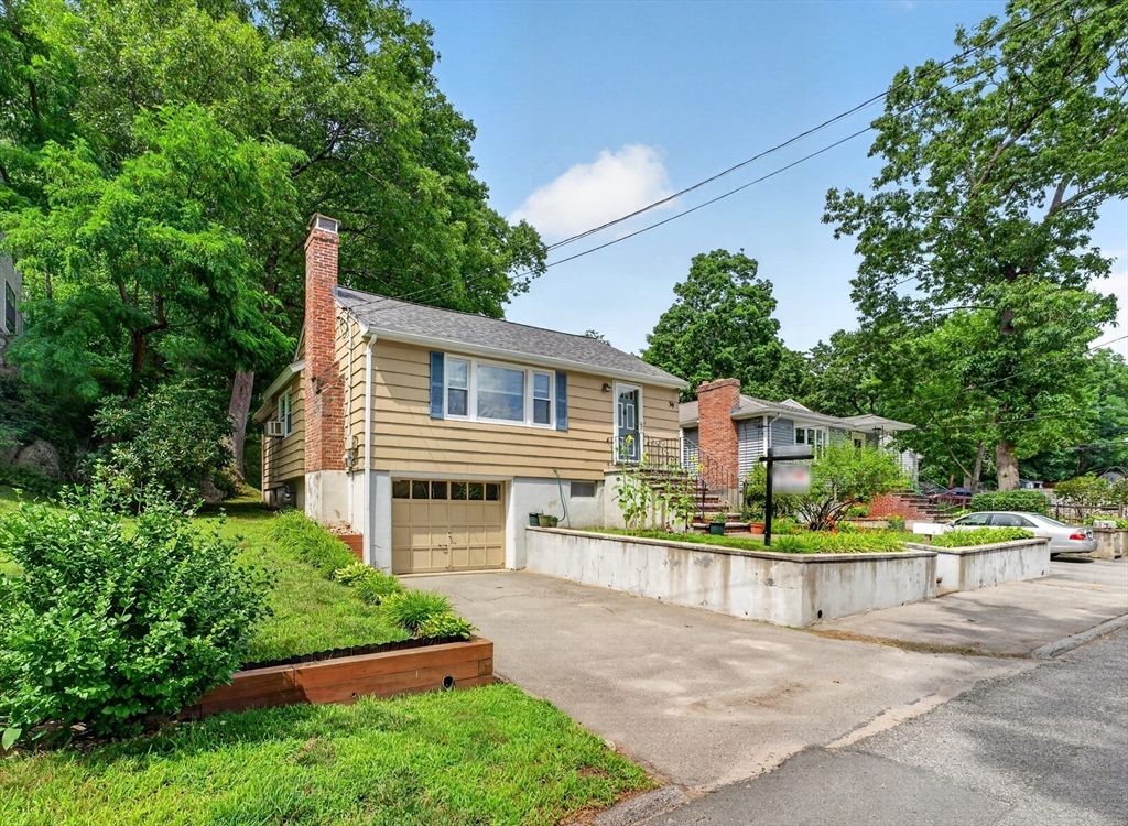 39 Hillsdale Rd, Dedham, MA 02026