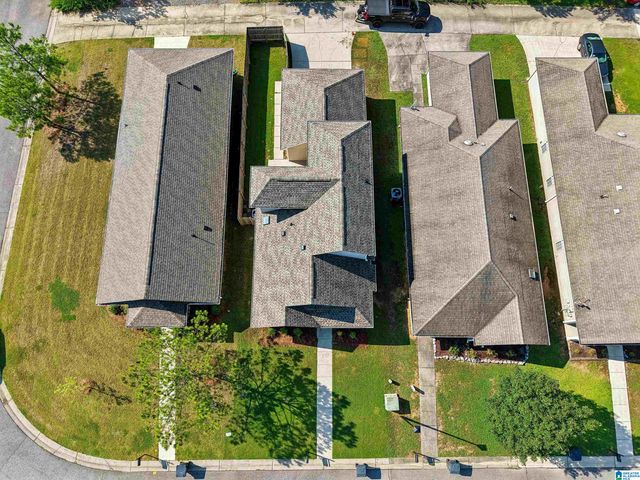 1290 VILLAGE TRAIL, Calera, AL 35040