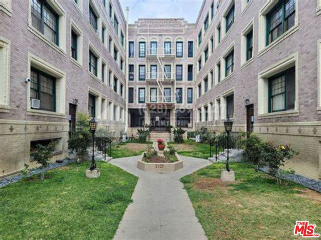 2121 James M Wood Boulevard 409, Los Angeles, CA 90006
