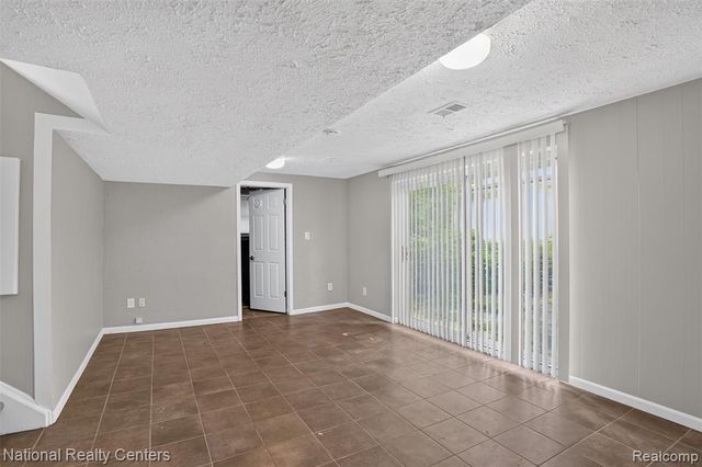 29648 Hillbrook Street, Livonia, MI 48152