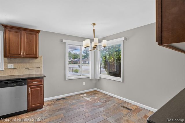 29648 Hillbrook Street, Livonia, MI 48152