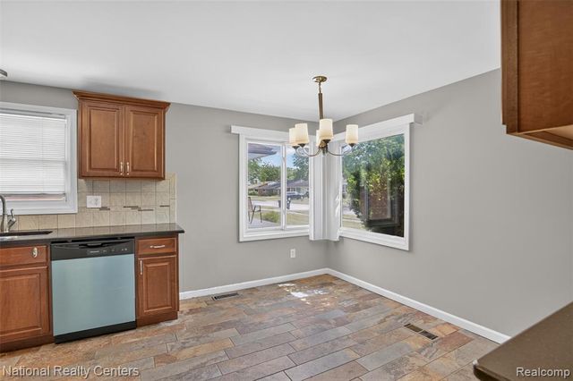 29648 Hillbrook Street, Livonia, MI 48152