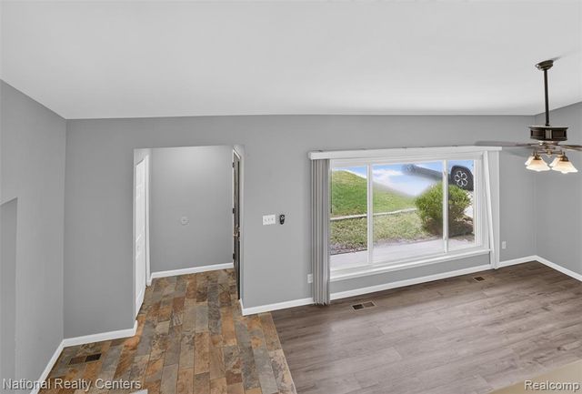 29648 Hillbrook Street, Livonia, MI 48152