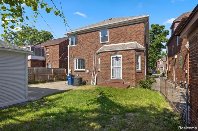 18050 Wisconsin Street, Detroit, MI 48221