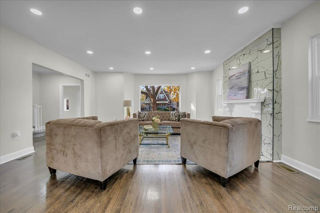 18050 Wisconsin Street, Detroit, MI 48221