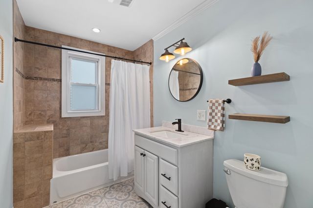 285 Minot St 2, Boston, MA 02124