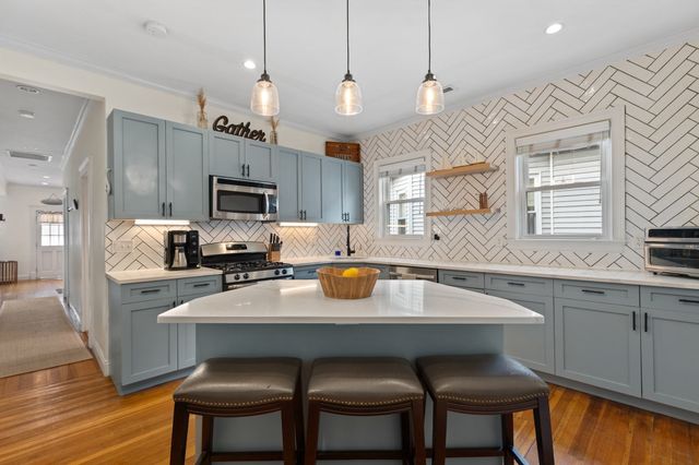 285 Minot St 2, Boston, MA 02124