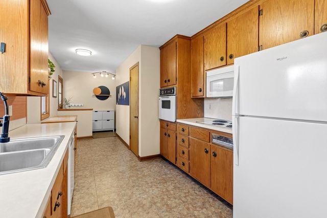 3320 Scott Avenue N, Golden Valley, MN 55422