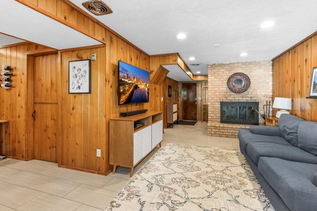 3320 Scott Avenue N, Golden Valley, MN 55422