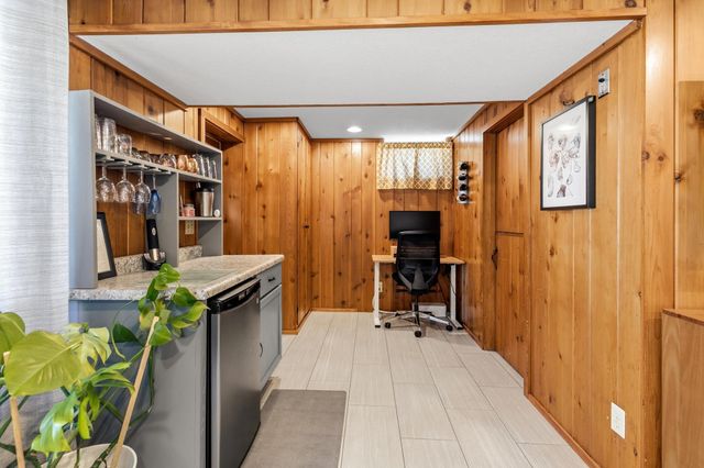 3320 Scott Avenue N, Golden Valley, MN 55422