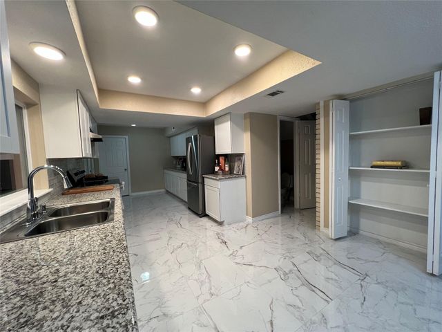 15138 Tresch Lane, Houston, TX 77598