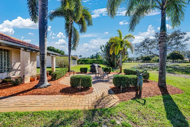 5362 Piping Rock Drive, Boynton Beach, FL 33437