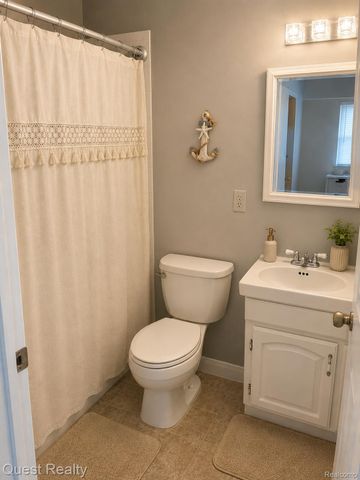 22730 Masonic Boulevard, St. Clair Shores, MI 48082