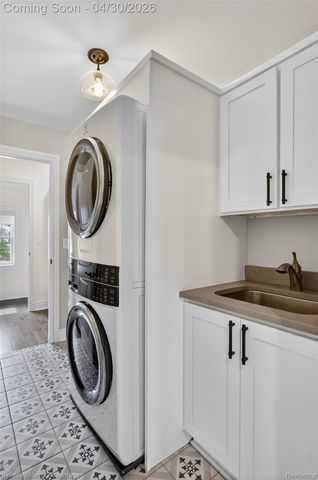 917 Hartsough Street, Plymouth, MI 48170