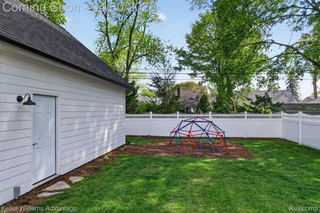 917 Hartsough Street, Plymouth, MI 48170