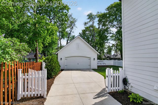 917 Hartsough Street, Plymouth, MI 48170