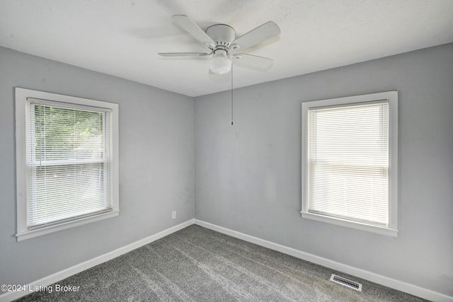 5015 Wellsworth Ave, Louisville, KY 40216