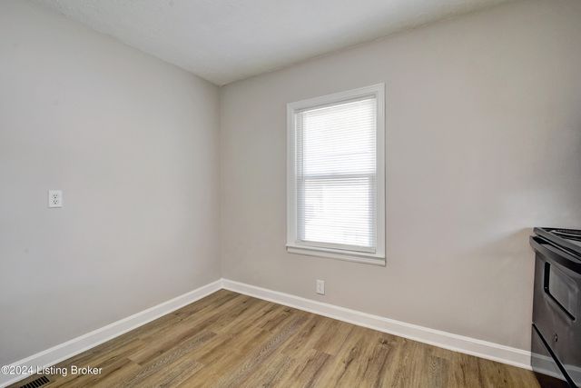 5015 Wellsworth Ave, Louisville, KY 40216