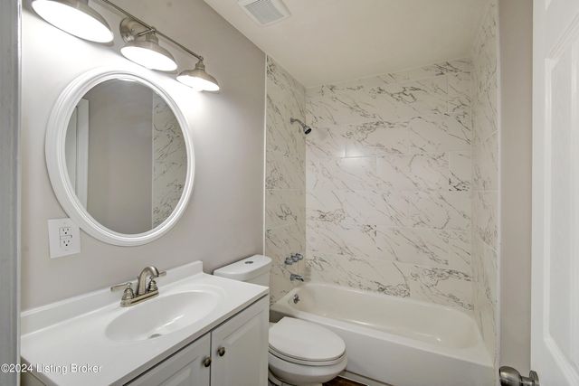 5015 Wellsworth Ave, Louisville, KY 40216