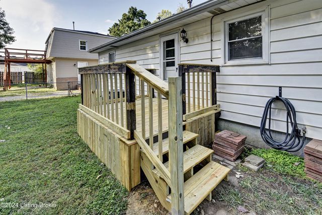 5015 Wellsworth Ave, Louisville, KY 40216