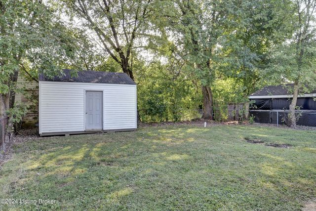 5015 Wellsworth Ave, Louisville, KY 40216