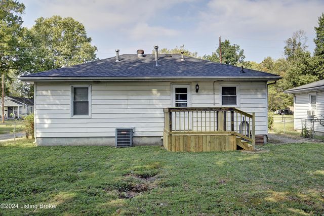 5015 Wellsworth Ave, Louisville, KY 40216