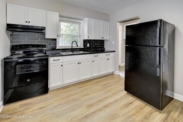 5015 Wellsworth Ave, Louisville, KY 40216