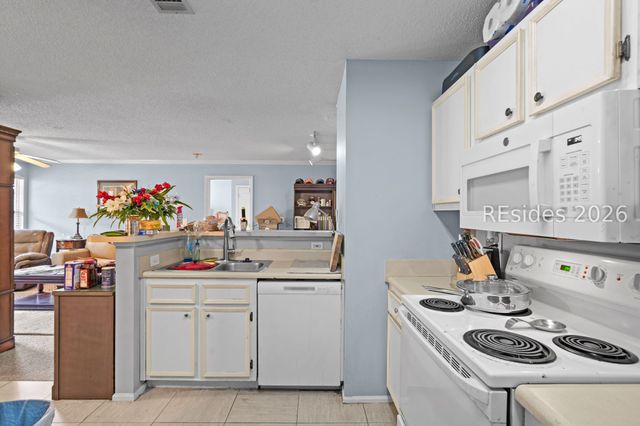 50 Pebble Beach Cv Apt D117, Bluffton, SC 29910