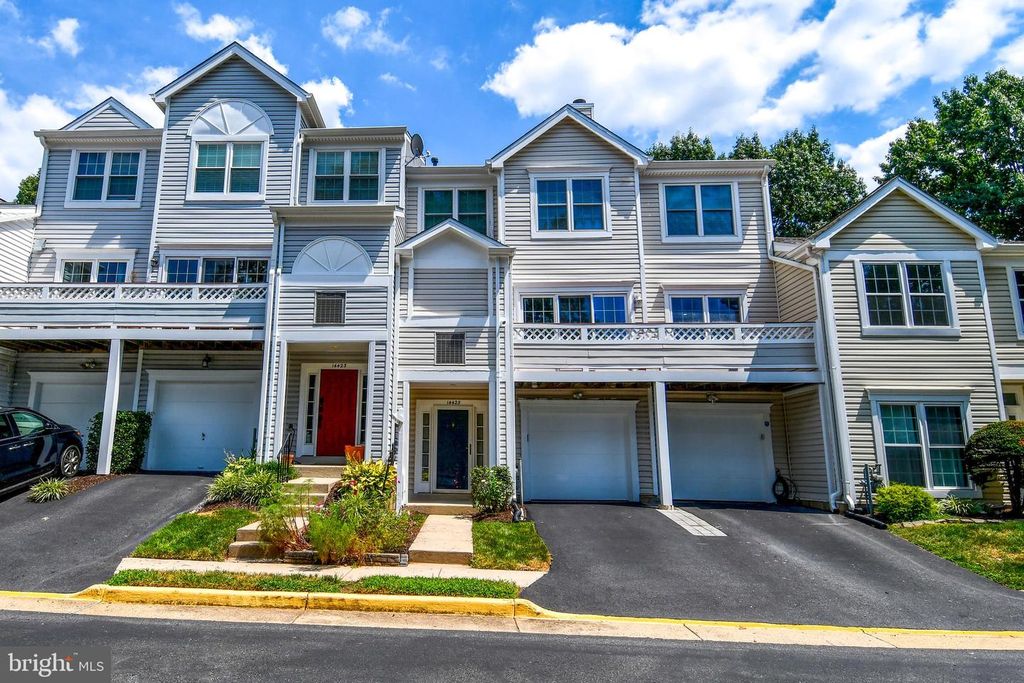 14425 FALLSCLIFF LN #10, Centreville, VA 20120