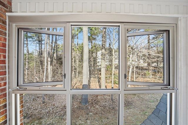 125 Kennedy Dr Apt 6, South Burlington, VT 05403