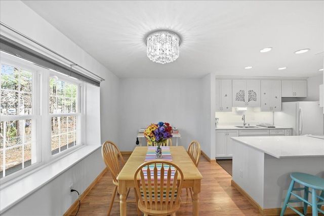 125 Kennedy Dr Apt 6, South Burlington, VT 05403