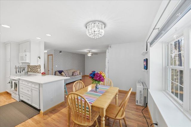 125 Kennedy Dr Apt 6, South Burlington, VT 05403
