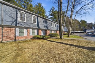 125 Kennedy Dr Apt 6, South Burlington, VT 05403