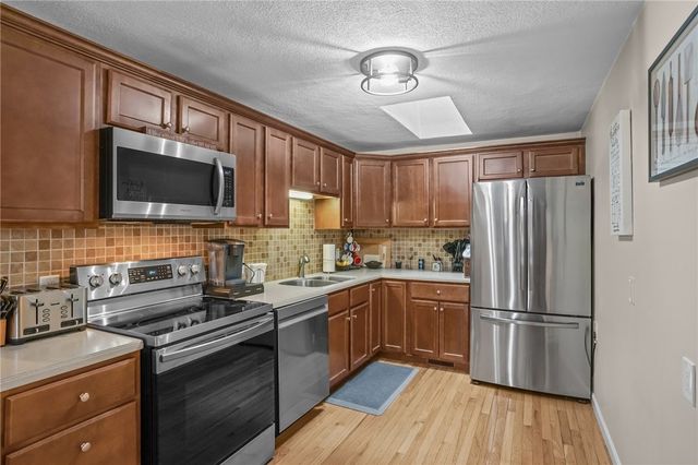 52 Hawthorne Street 7, North Providence, RI 02904