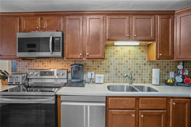 52 Hawthorne Street 7, North Providence, RI 02904