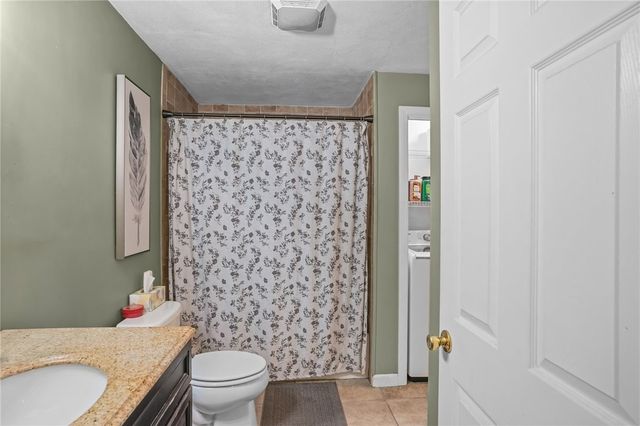 52 Hawthorne Street 7, North Providence, RI 02904